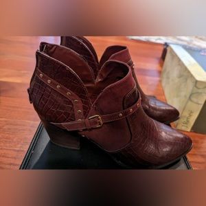 Bella Vita Burgundy Ankle Boot